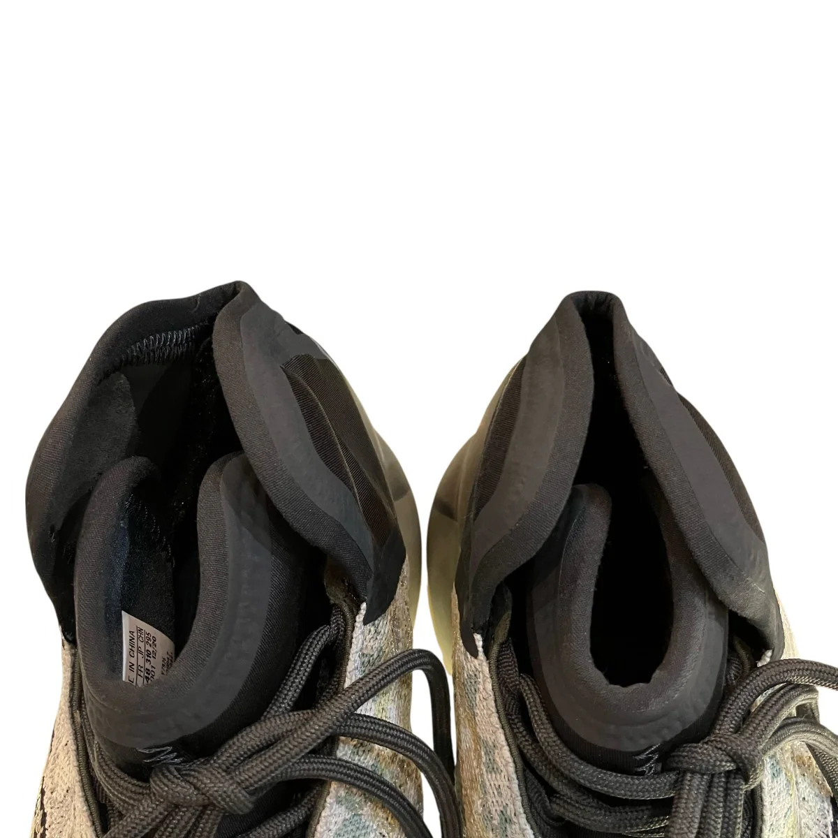 「YEEZY QNTM」ハイカットスニーカーGY7926 - Image 7