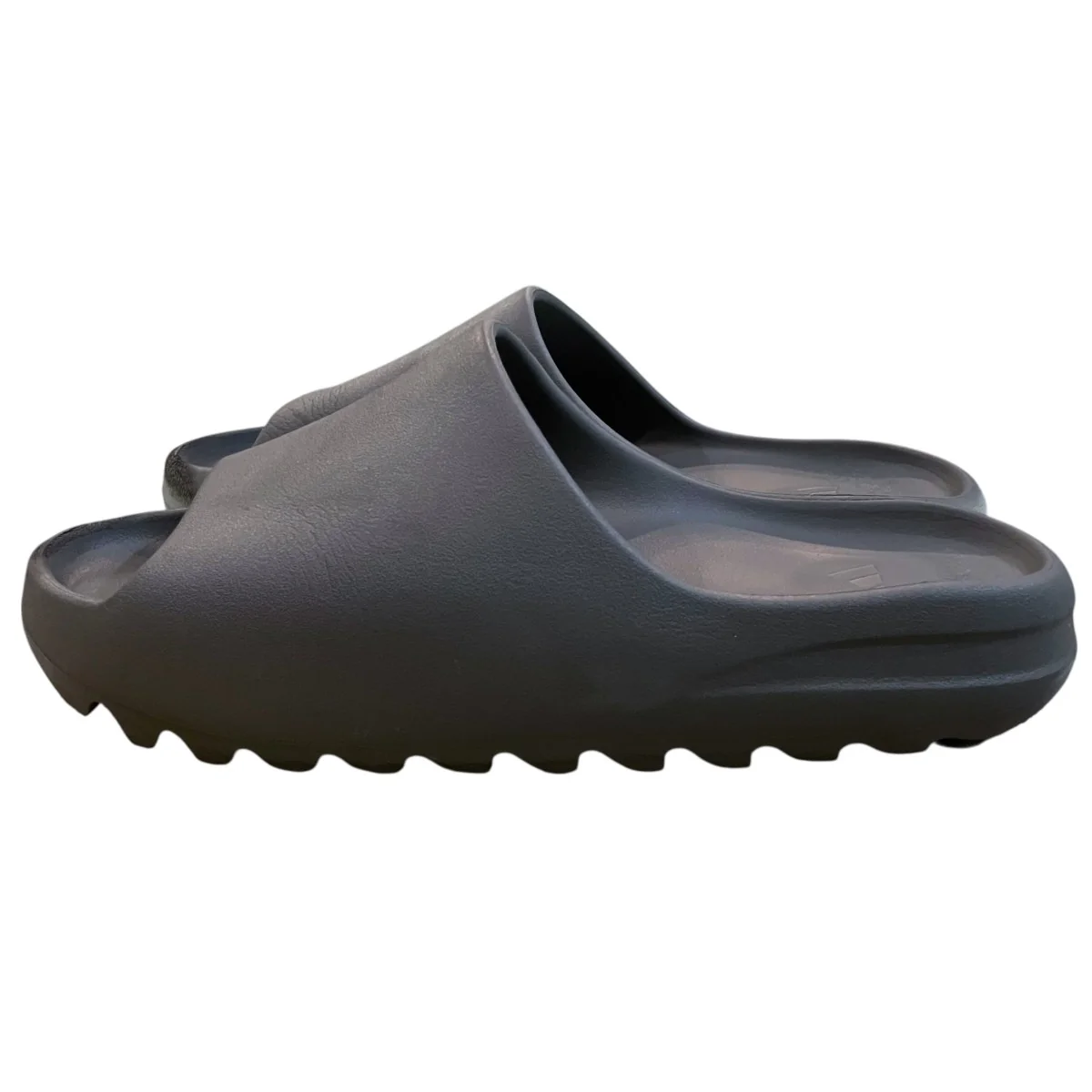 「YEEZY Slide Slate Marine」スライドサンダルID2349 - Image 2