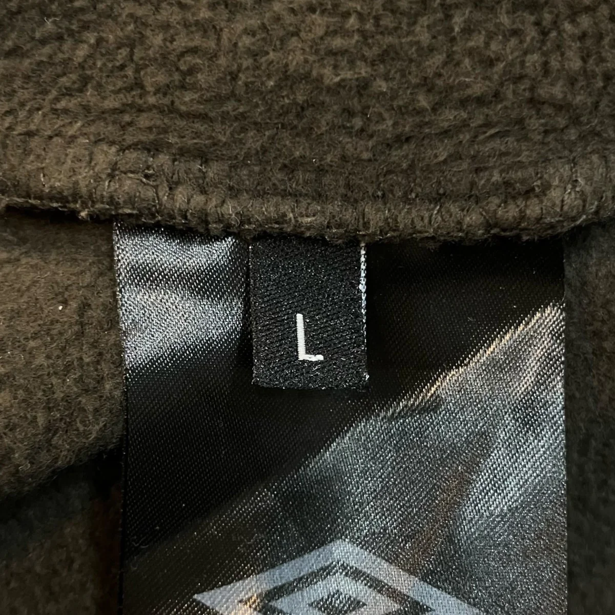 「OG LOGO MASK HOODIE ARMY GREEN」フロント刺繍パーカー - Image 6