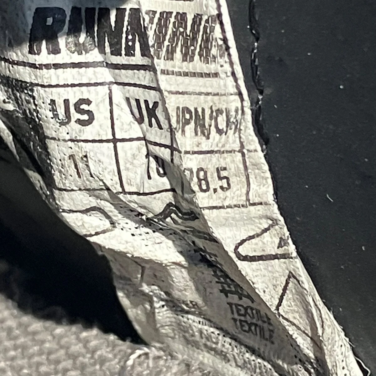 Rubber-Trimmed V-Knit Sneakersスニーカー - Image 6