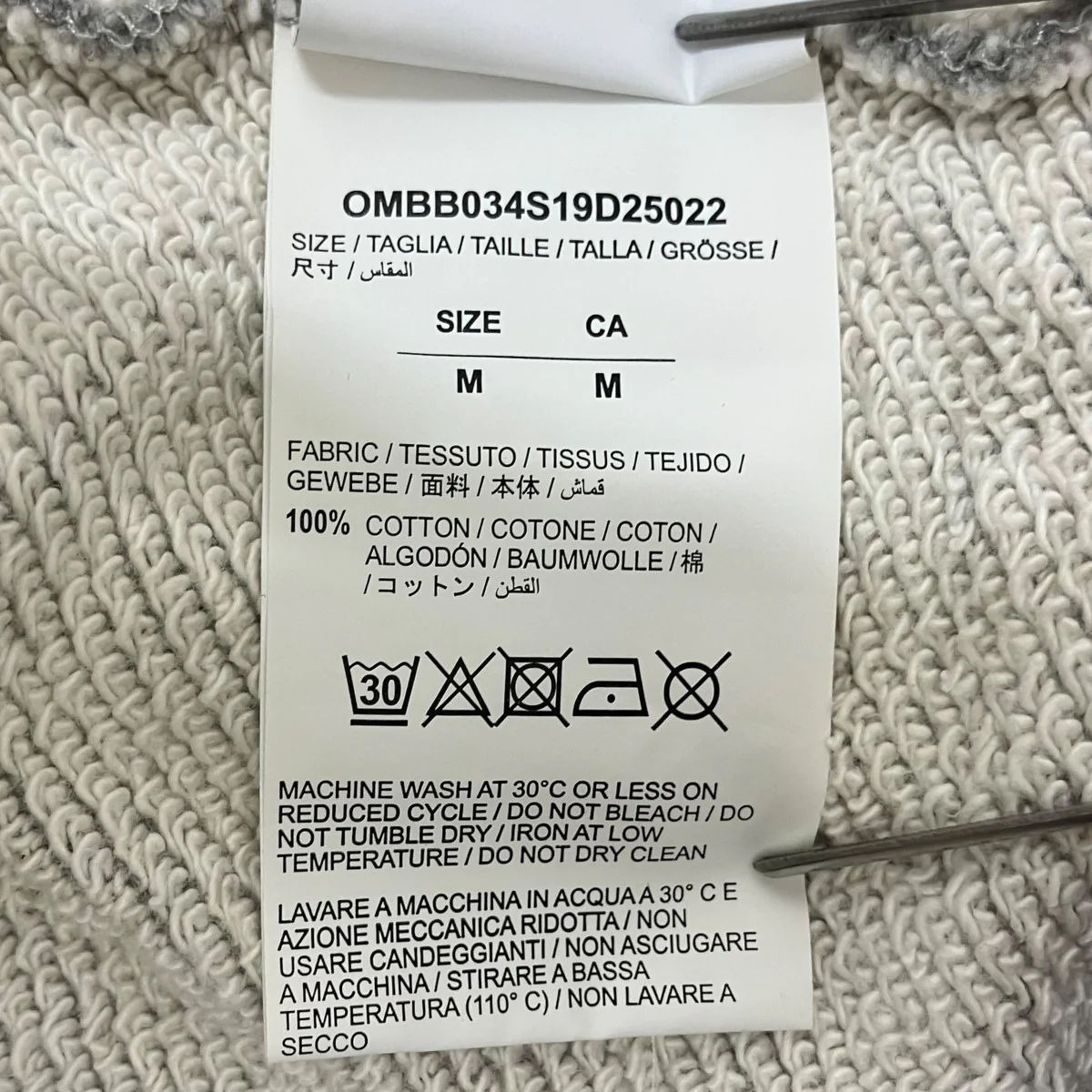 BLACK LOGO HOODIEパーカーOMBB034S19D25022 - Image 5