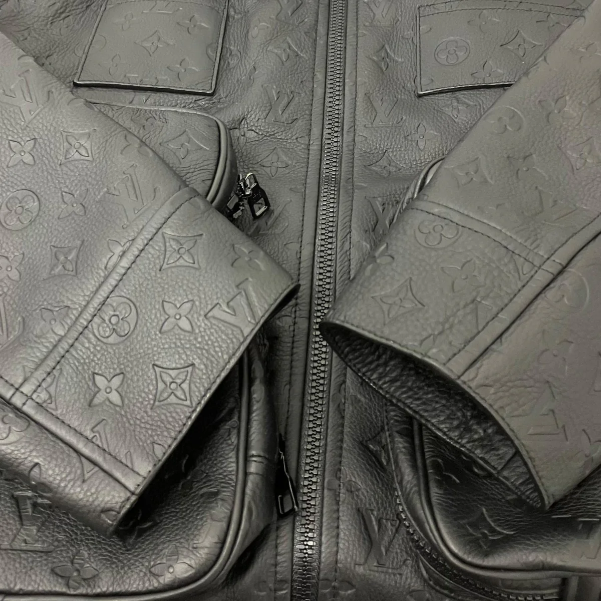 Monogram Embossed Utility Jacketモノグラムエンボスユーティリティレザー ジャケットHIL46EQXS - Image 4