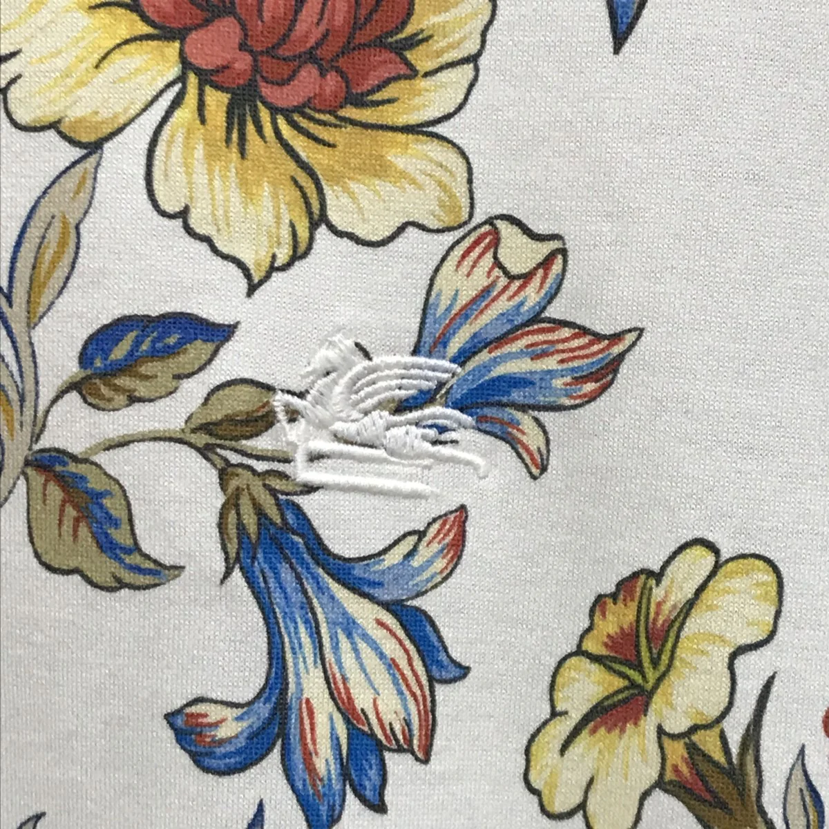 フローラル総柄 胸刺繍Tシャツ - Image 5