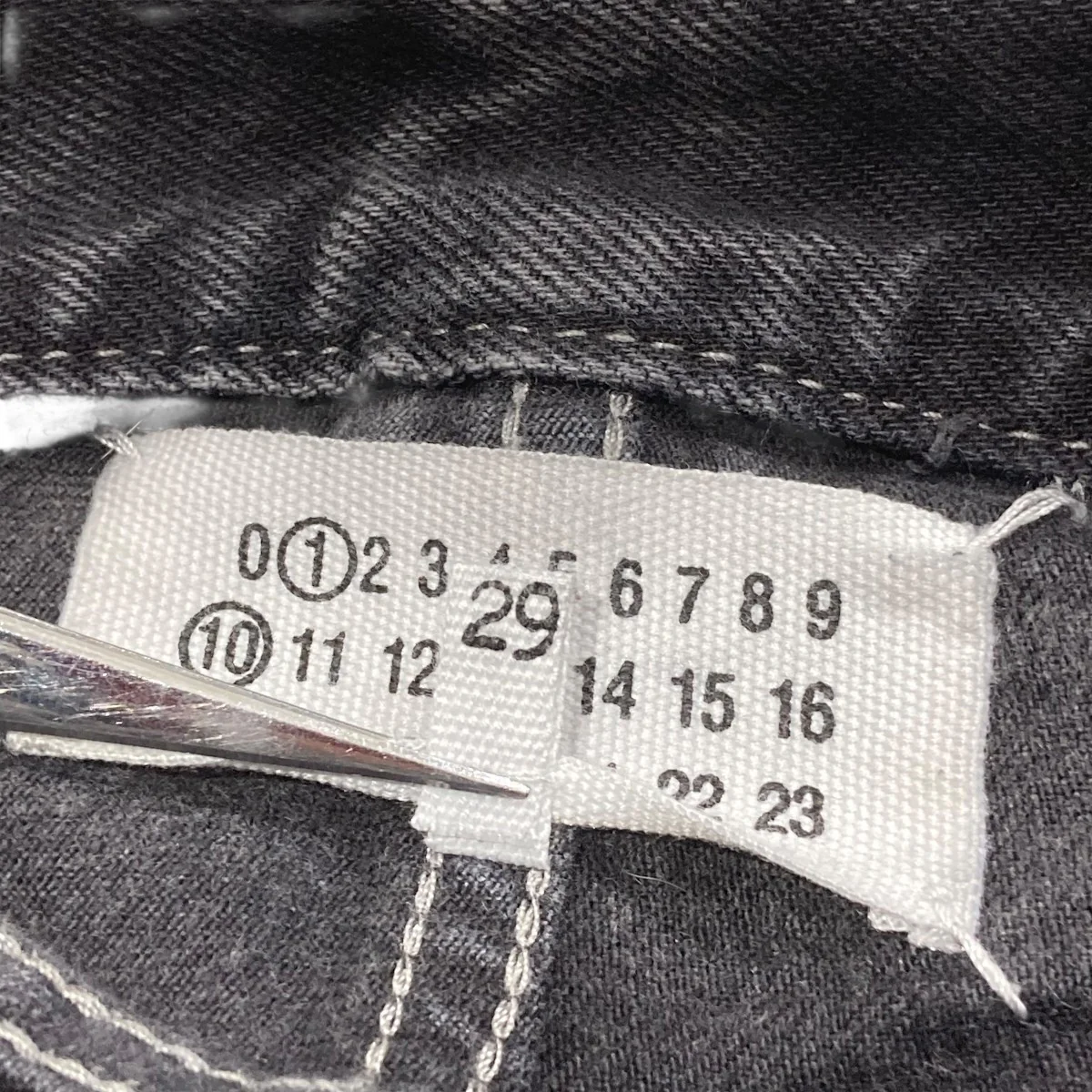 22AWペンキ加工デニムパンツS50LA0207 - Image 9