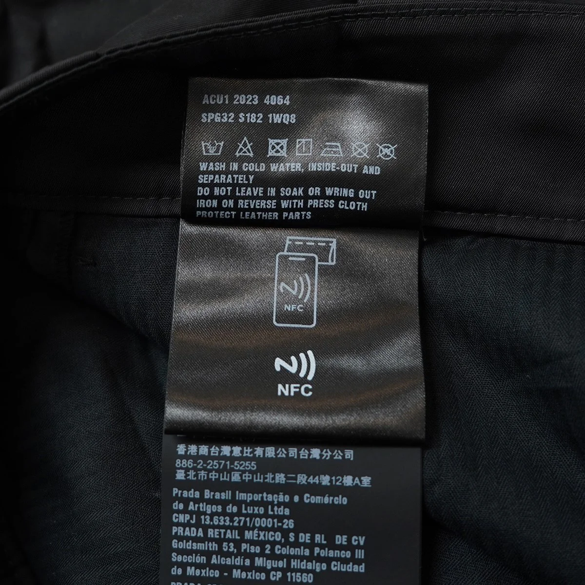23SS Re-Nylon バミューダショーツ トライアングルロゴプレート リナイロン ショーツ ハーフパンツ - Image 7