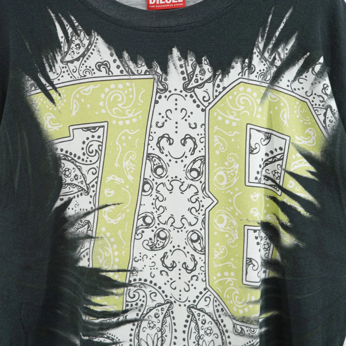 25SS T-Boxt-78-R1 T-Shirt With 78 Bandana Printバンダナ ナンバリング 加工 オーバーサイズ Tシャツ - Image 3