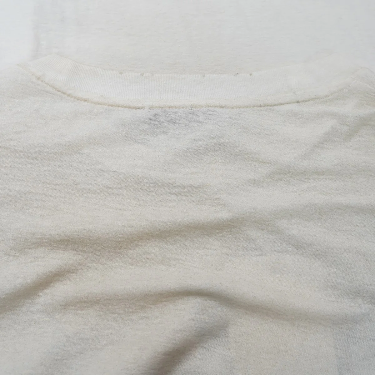 25AW ロゴTシャツ - リラックスフィット ダスティホワイト Vintage ヴィンテージ ダストダメージ加工 ロンT 長袖 ロングスリーブTシャツ - Image 6