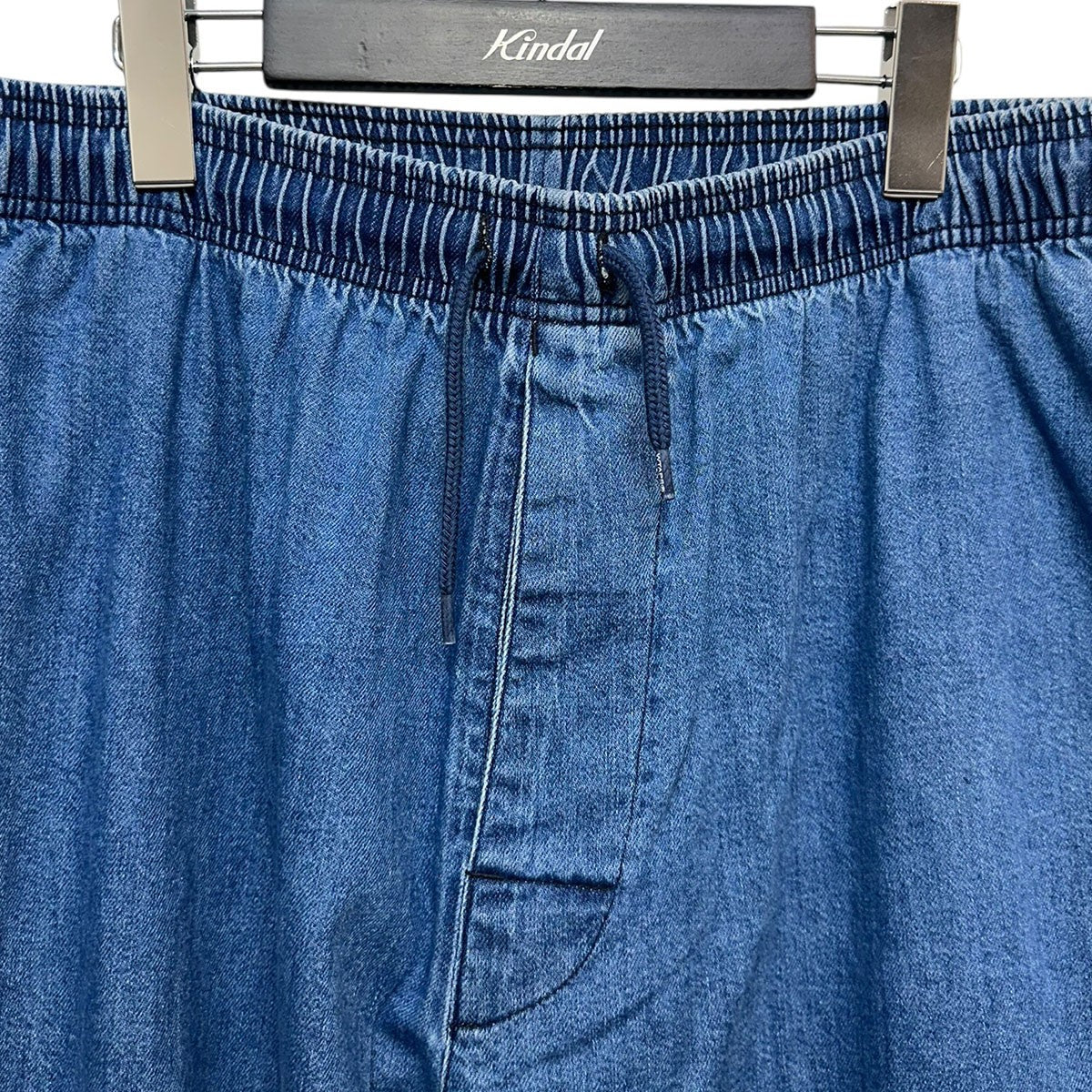 SDDT2001 ／ TROUSERS ／ COTTON． DENIMワイドテーパードデニムイージーパンツ241CWDT-PTM04 - Image 3
