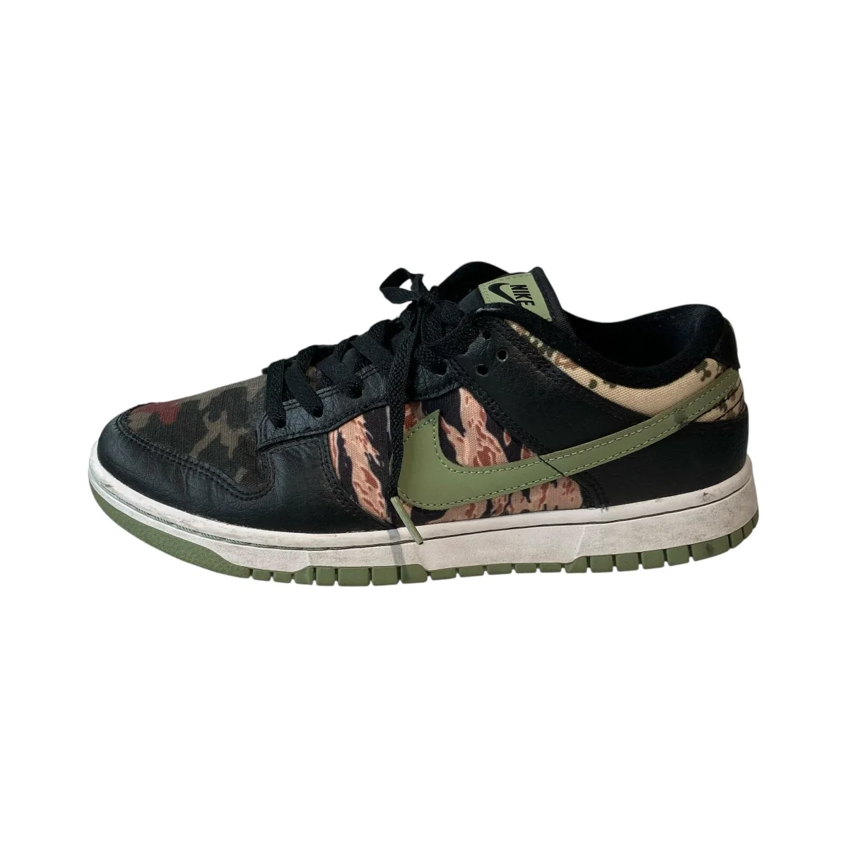 Dunk Low SE Black Multi CamoスニーカーDH0957-001 - Image 2
