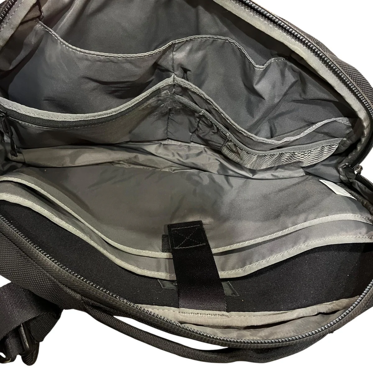 TRAVEL SLING 2ショルダーバッグAER21013 - Image 6