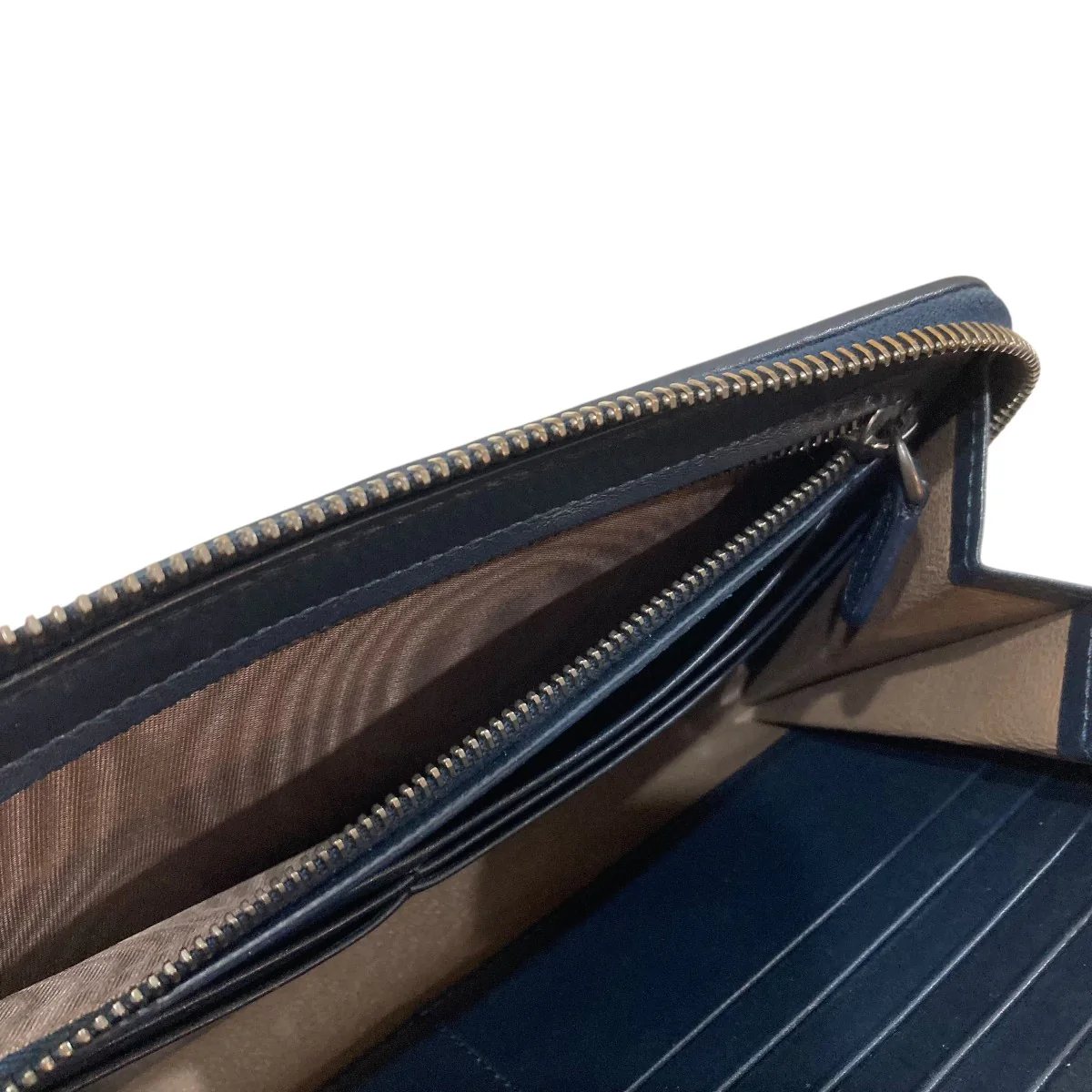 イントレチャート ラウンドファスナー長財布 - Image 6