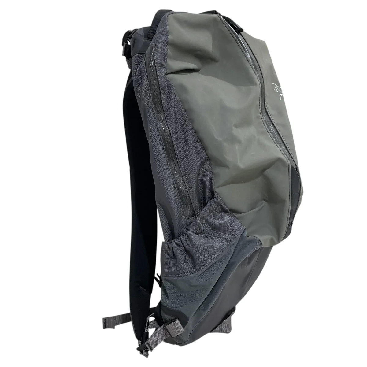 24AW アロー 22 バックパック Arro 22 Backpack X000007473 - Image 3