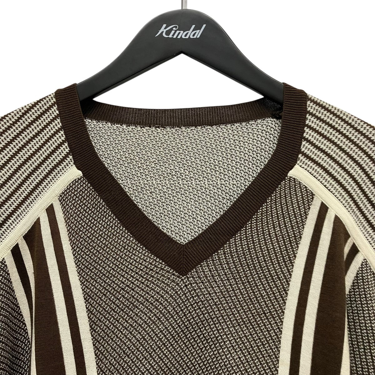 15SSgeometric knitシルク混VネックニットUMA333 - Image 3