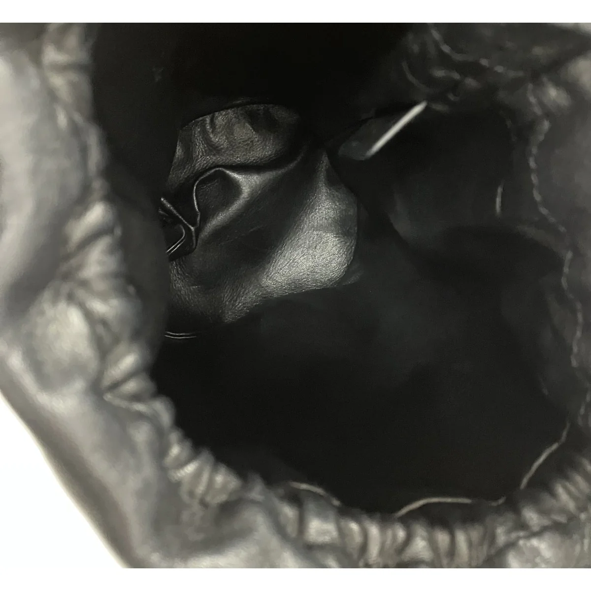 「SPORTY POUCH」ナッパレザー巾着ポーチ - Image 6