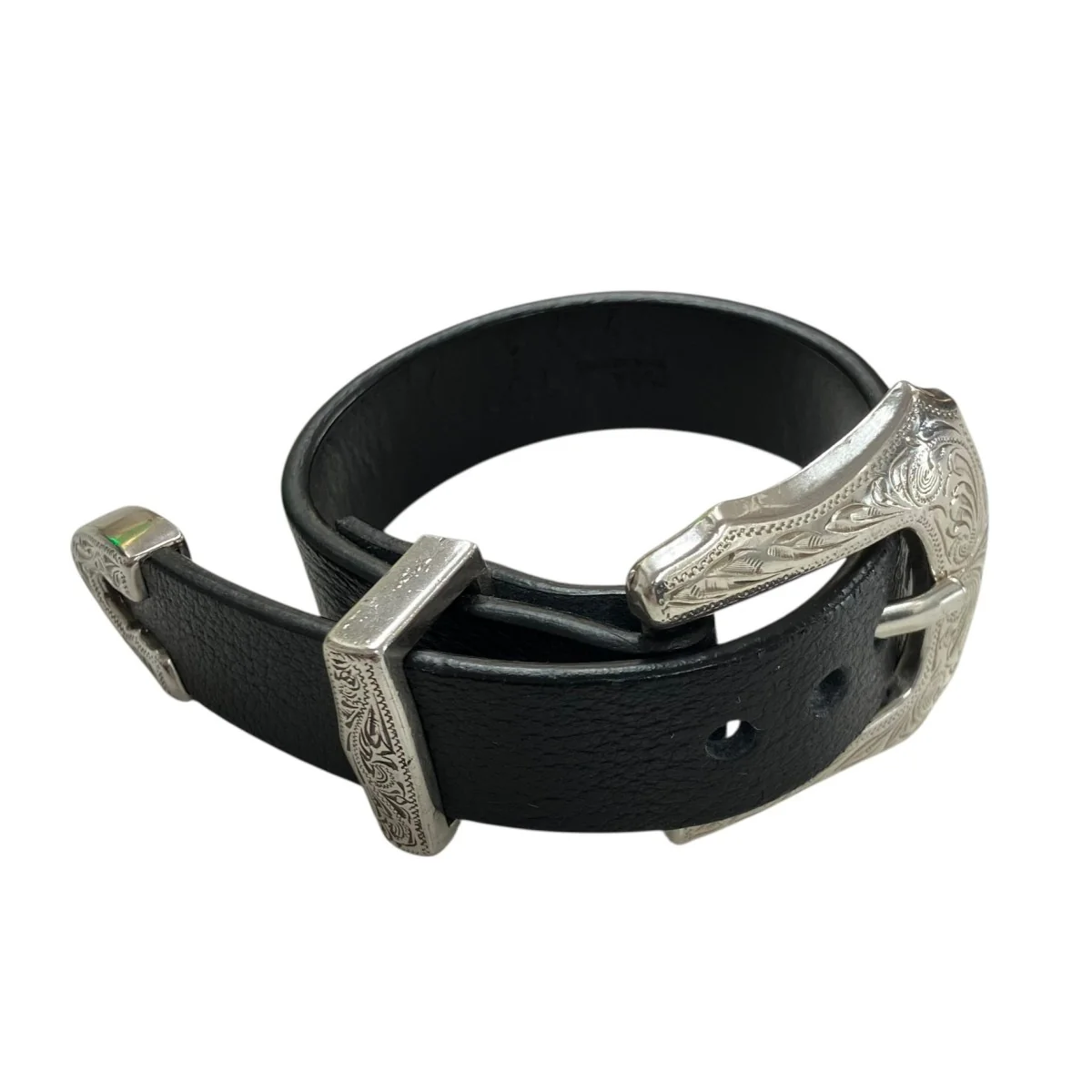 メタルバックルレザーブレスレット