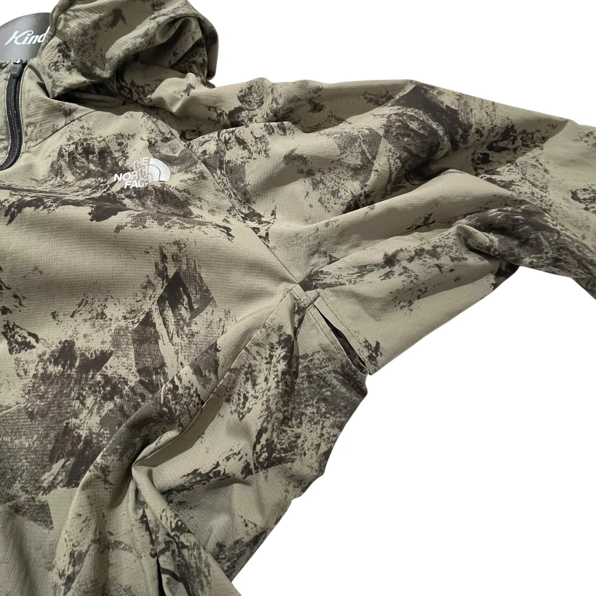 マウンテンパーカーNP71983 Novelty Swallowtail Vent Hoodie - Image 3