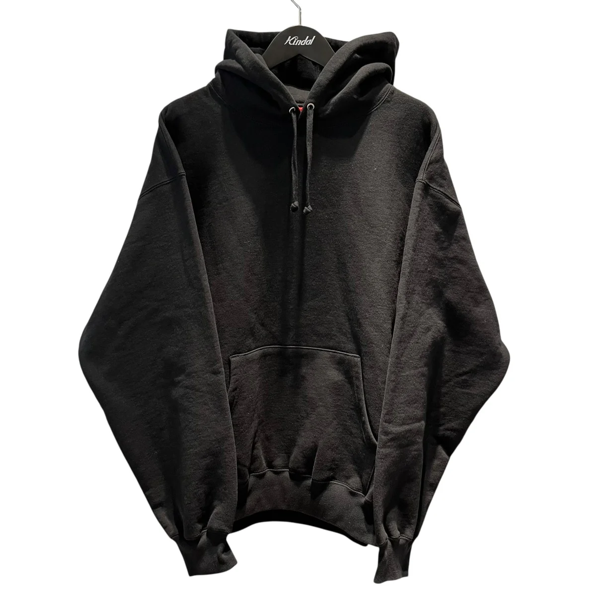 バックサテンロゴフード付きパーカーSatin Applique Hooded