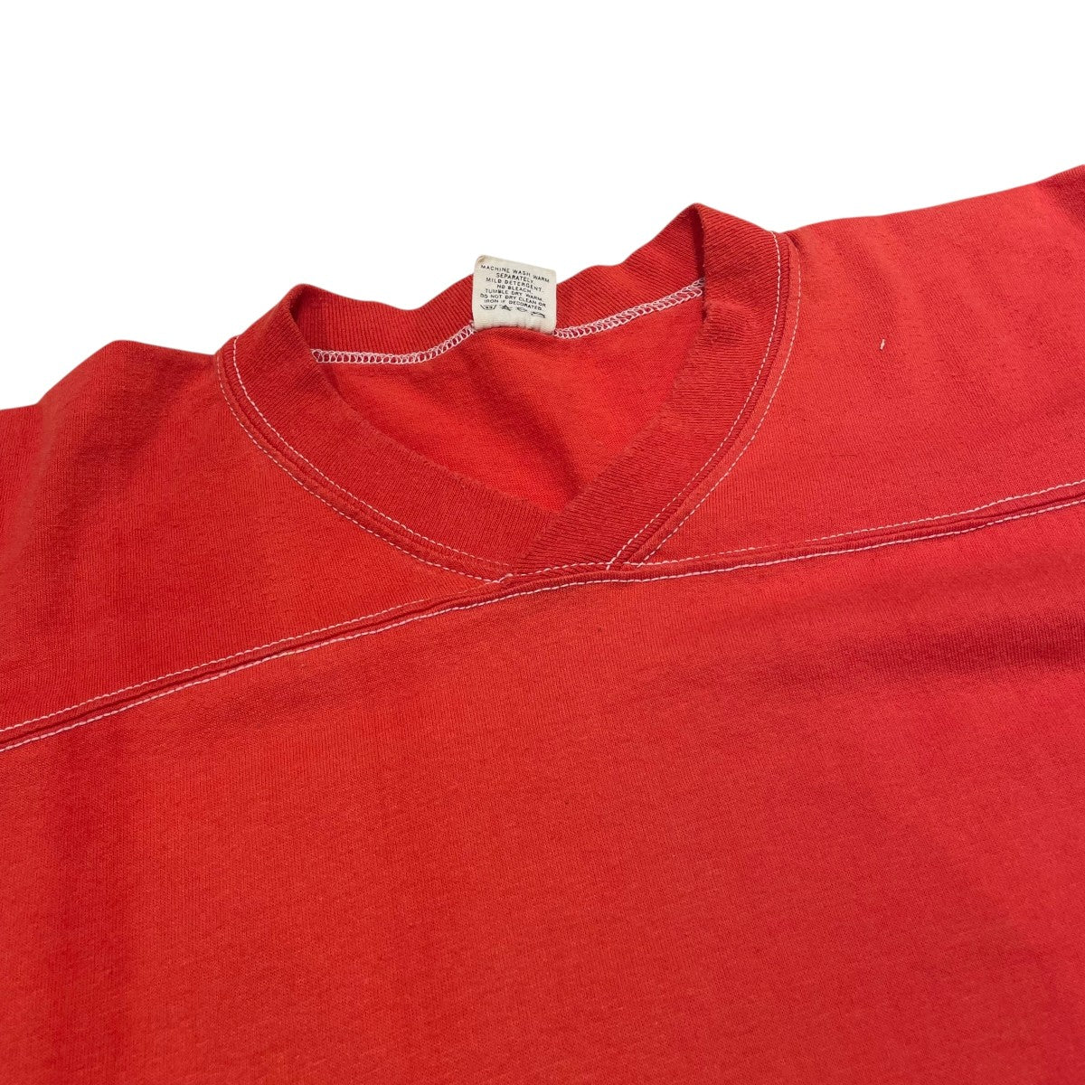 MedallionフットボールTシャツ - Image 3