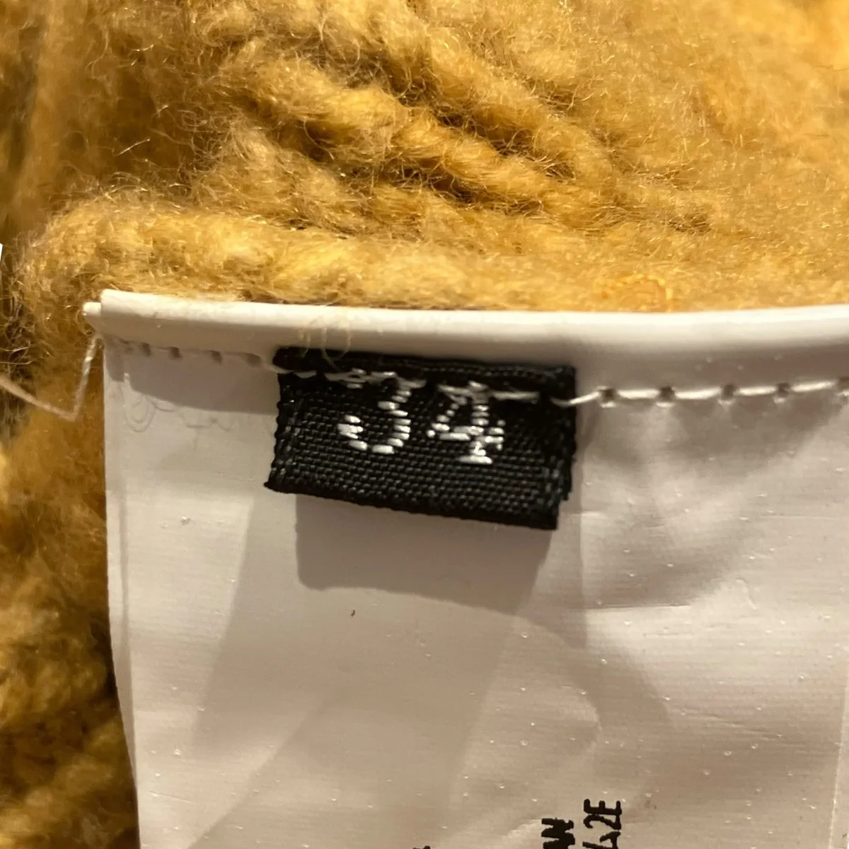 Dendra cabled pullover厚手ニット - Image 6
