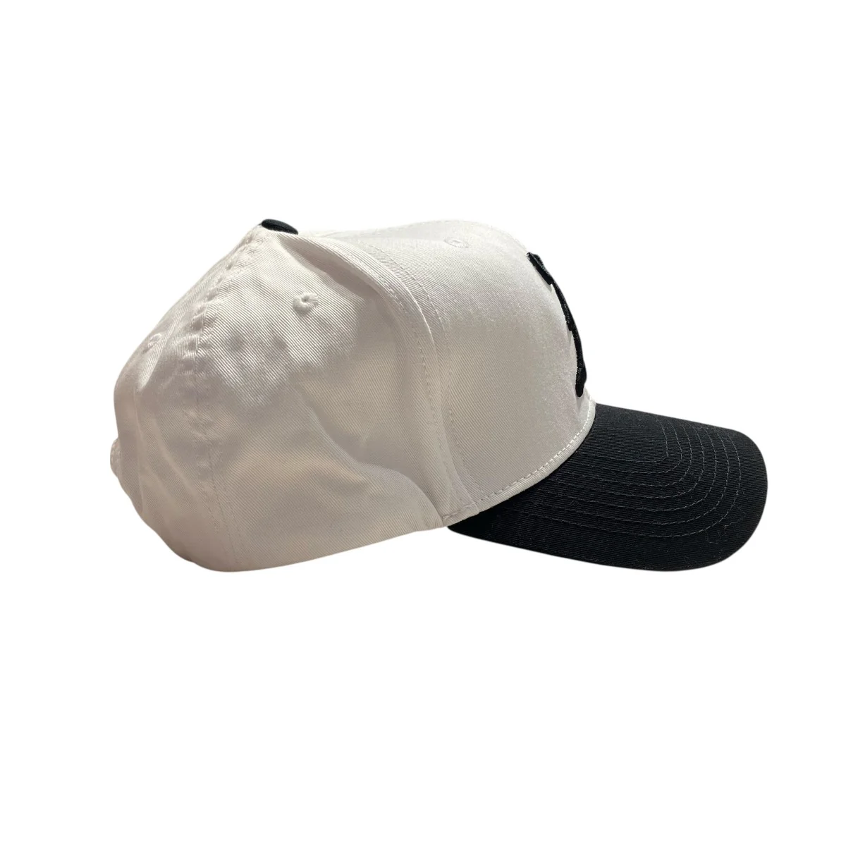 A INITIAL SNAPBACKキャップ - Image 5